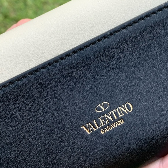 Valentino Rockstud Wallet - Picture 15 of 16